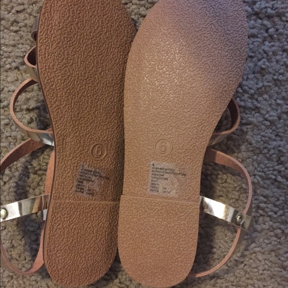 New In Box Metallic Gold Gladiator Sandals - Picture 2 of 3