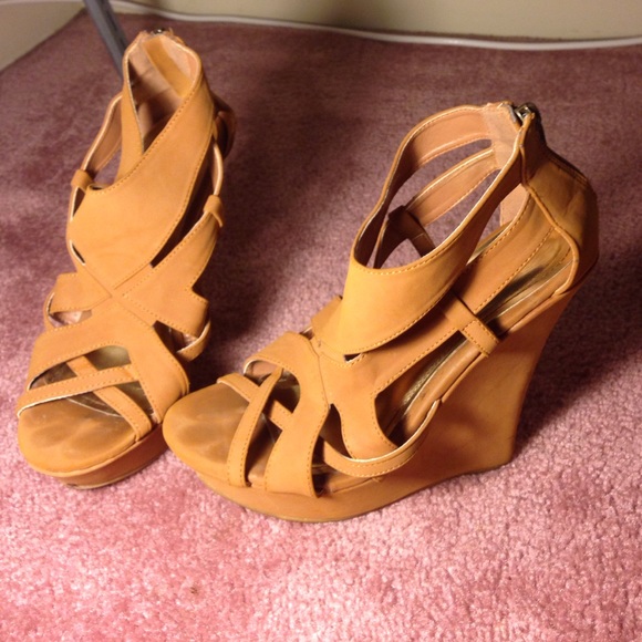 Hot Tan Brown Wedges!