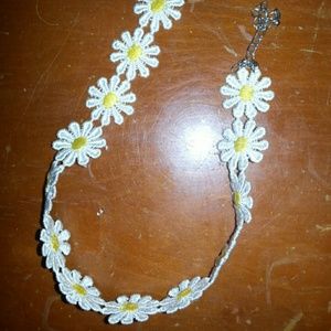 Daisy Choker