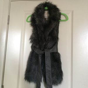 Faux fur and leather vest grey