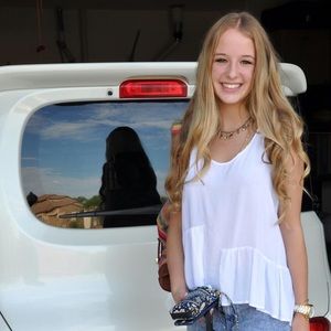 Meet your Posher, Mady