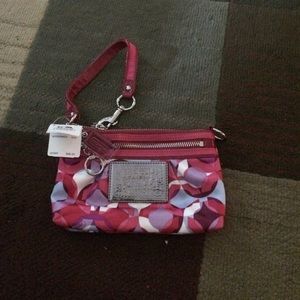 Pink poppy wristlet- NEW WITH TAGS