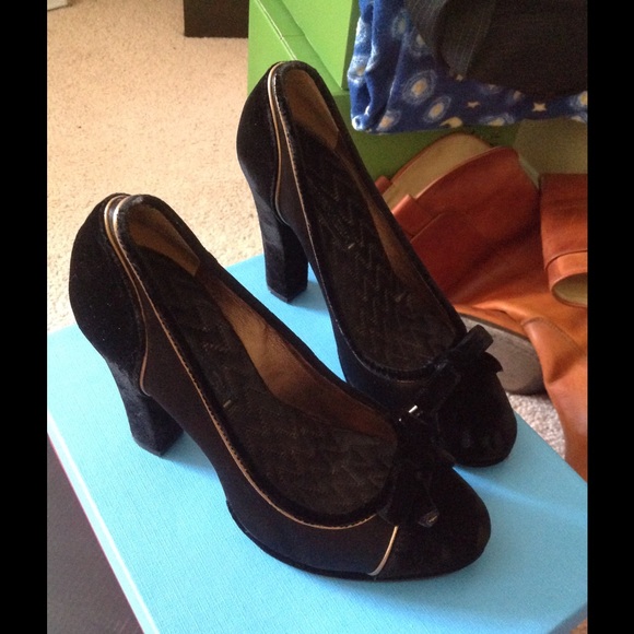 Bcbg maxazria pump - Picture 2 of 4