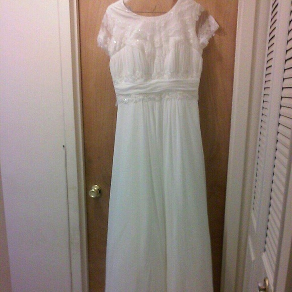 David's Bridal Wedding Dress - Picture 1 of 4