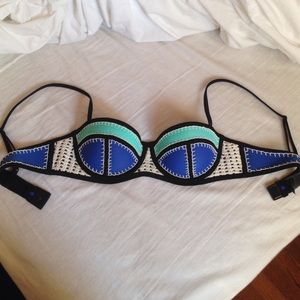 Triangl bathing suit top