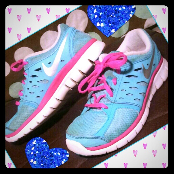 💕Women's 6.5 Light Blue and Nike Tennis Shoes💕