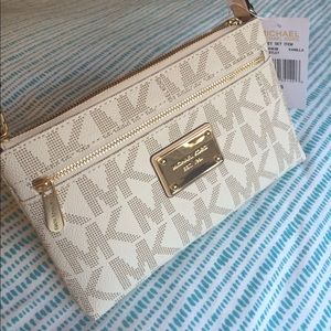 Brand new never used Michael Kors wristlet