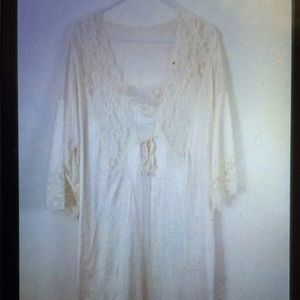 Robe and night gown set