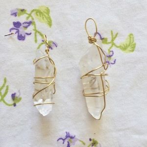 🔹2 hand wrapped real crystals🔹