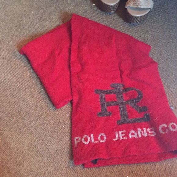 Polo scarf