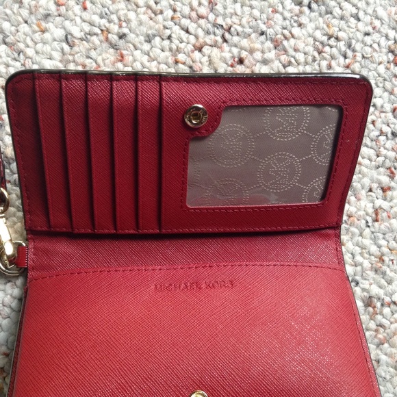Authentic Michael kors wallet 🍭 - Picture 4 of 4