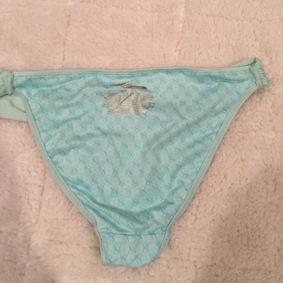 Bathing suit - Picture 2 of 4