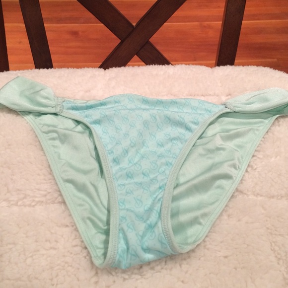 Bathing suit - Picture 3 of 4