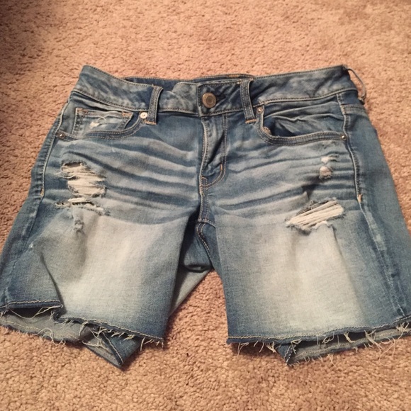 American eagle Midi shorts LIKE NEW