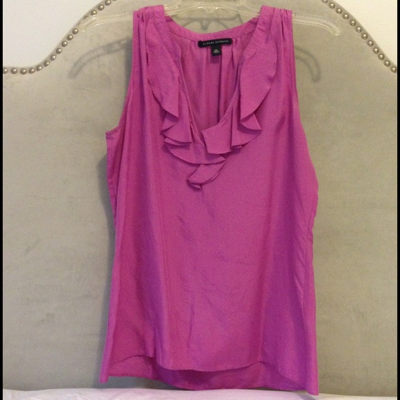 Banana Republic 100% silk fuchsia top - Picture 2 of 4