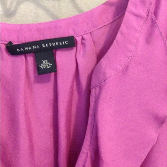 Banana Republic 100% silk fuchsia top - Picture 4 of 4