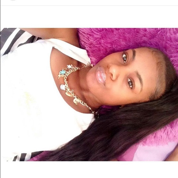 Meet your Posher, Mikia - Picture 1 of 1