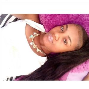 Meet your Posher, Mikia