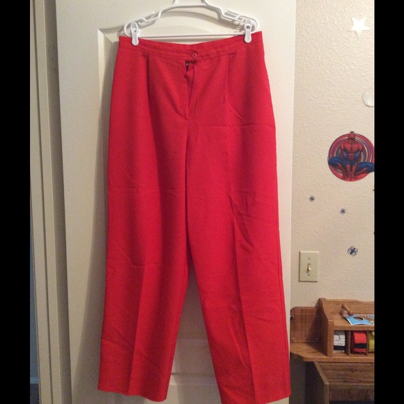 Red Jaclyn Smith Pants