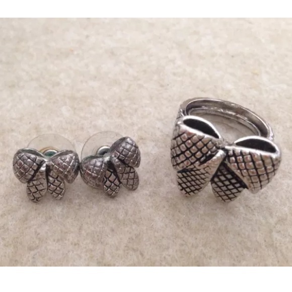 Marc jacobs bow earring/ring set silver