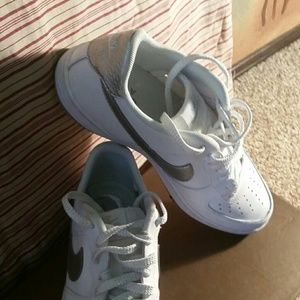 Womens white Nike Air silver nike stripe