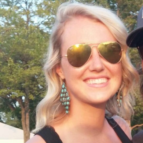 Meet your Posher, Kelsey