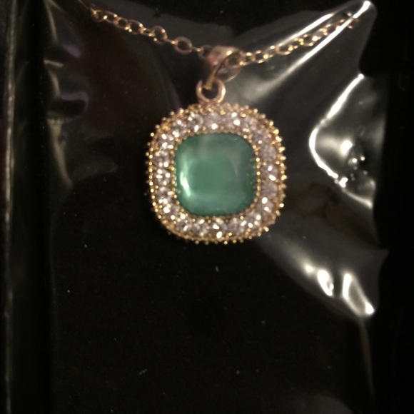 Avon Earring set