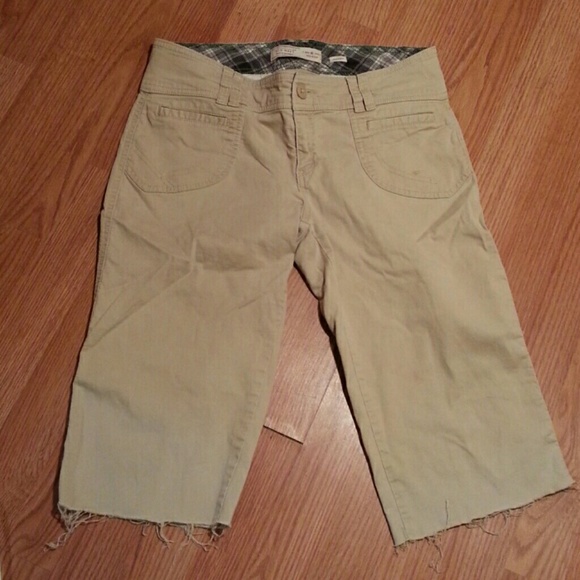 Khaki capris