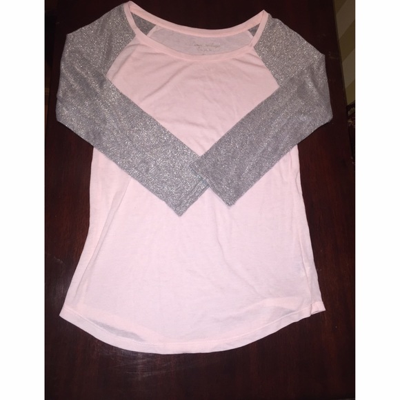 American Eagle light pink and silver baseball tee