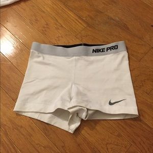 White nike pro