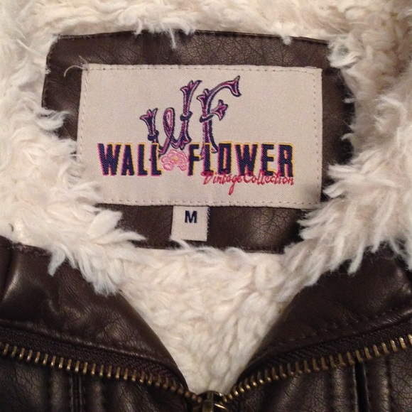 Brown Leather Jacket w/fuzzy lining - Picture 3 of 4