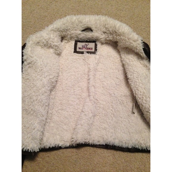 Brown Leather Jacket w/fuzzy lining - Picture 4 of 4