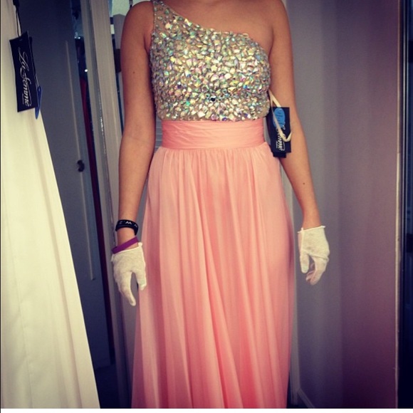 La femme prom dress - Picture 4 of 4