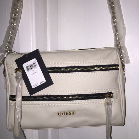Guess crossbody brand new :) make me n offer! - Picture 1 of 4