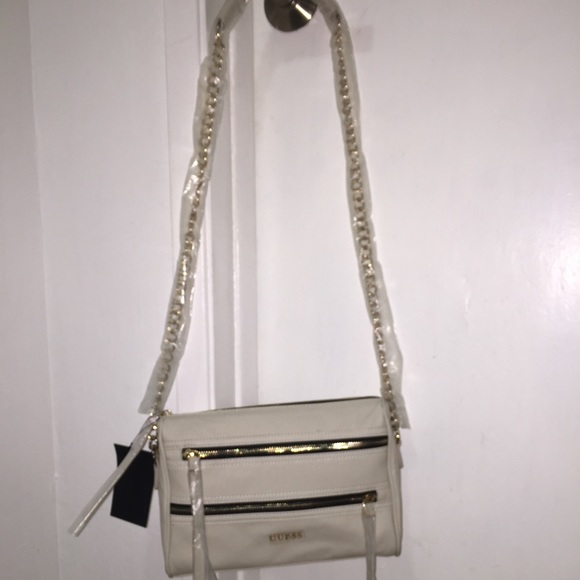 Guess crossbody brand new :) make me n offer! - Picture 2 of 4