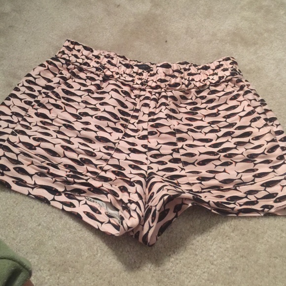 Fun fish shorts size S