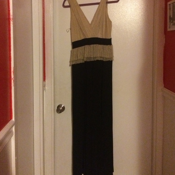 Gold and black deep V jumper - Picture 2 of 2