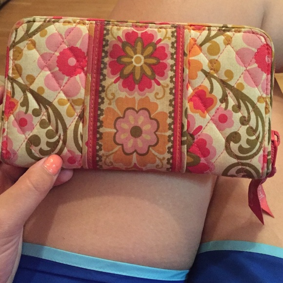 Vera Bradley accordion wallet