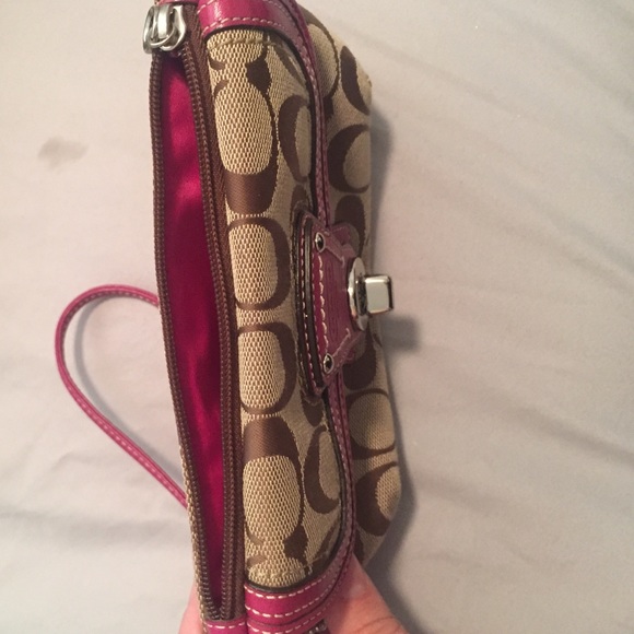 Coach wristlet - Picture 2 of 3