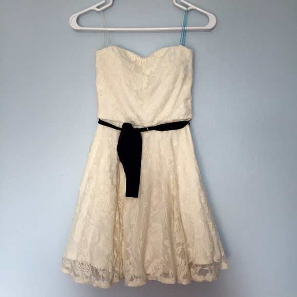 Cream Lace Strapless Dress - Picture 1 of 3