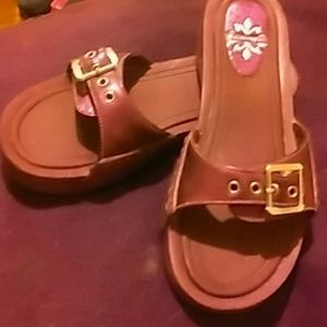 Womens size 6 purple sandals