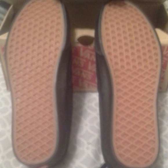 Vans - Picture 3 of 3