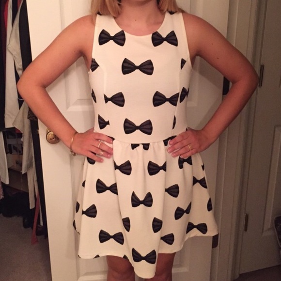 H&M Dresses & Skirts - ⭐️FINAL SALE⭐️H&M Dress Size Small