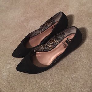 Black kitten heeled shoes size 8💎