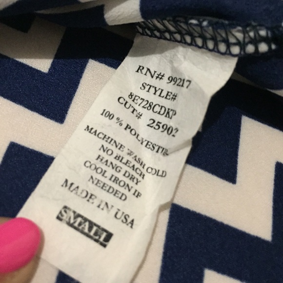 ❌Bundled❌Moa Moa Chevron Red Bow Back Top - Picture 4 of 4