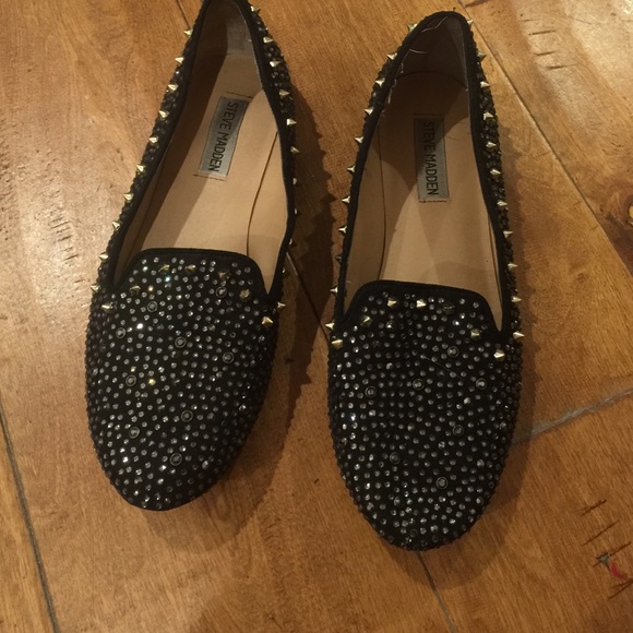 Steve Madden pointed spike flats