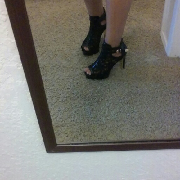 Heels - Picture 2 of 2