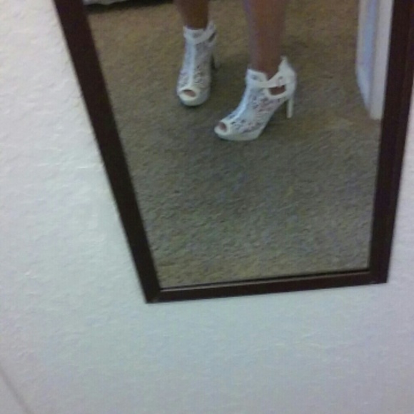 Heels - Picture 2 of 2