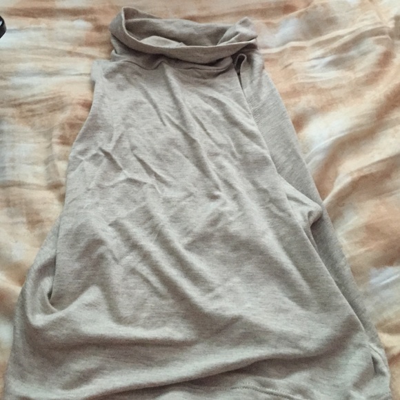 AA cropped turtleneck