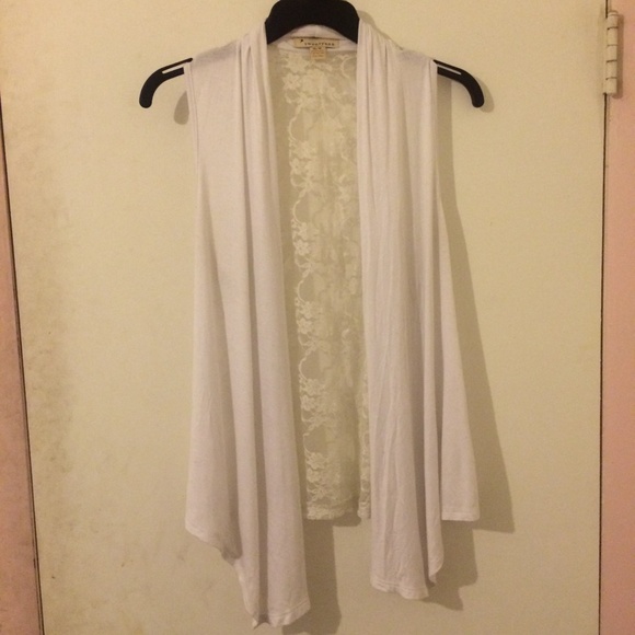 Sleeveless Lace Back Cardigan